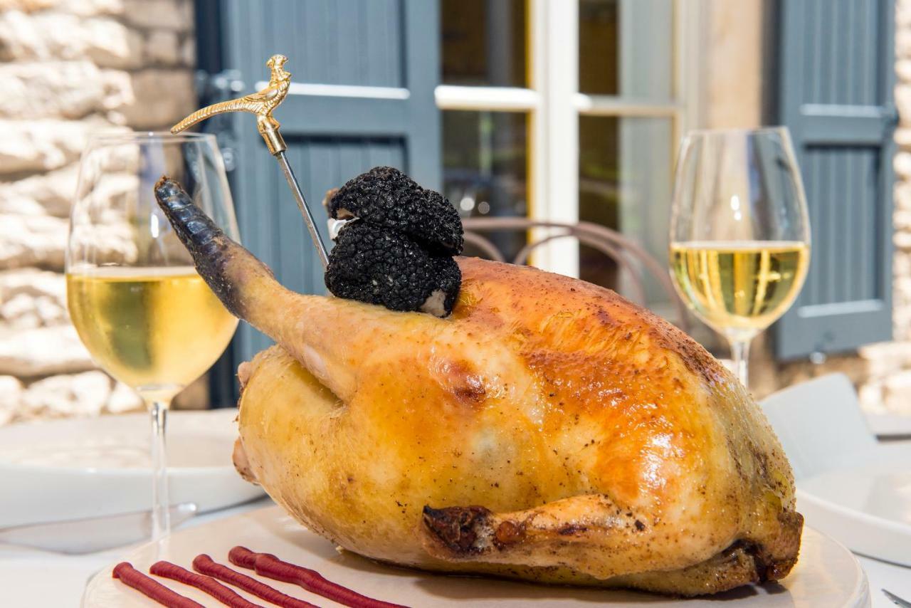 Hotel Spa Frederic Carrion Et Sa Table Gastronomique Viré Kültér fotó